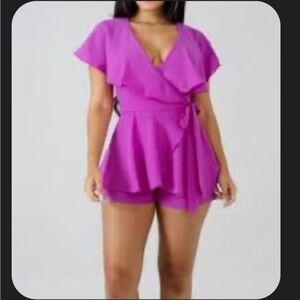 NWOT DO +BE Short Sleeve
Romper